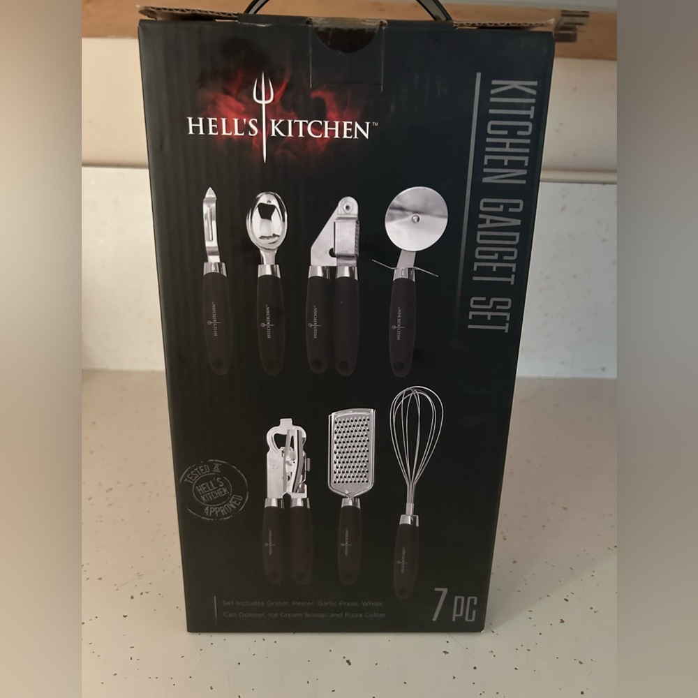 Black Kitchen Gadget Set